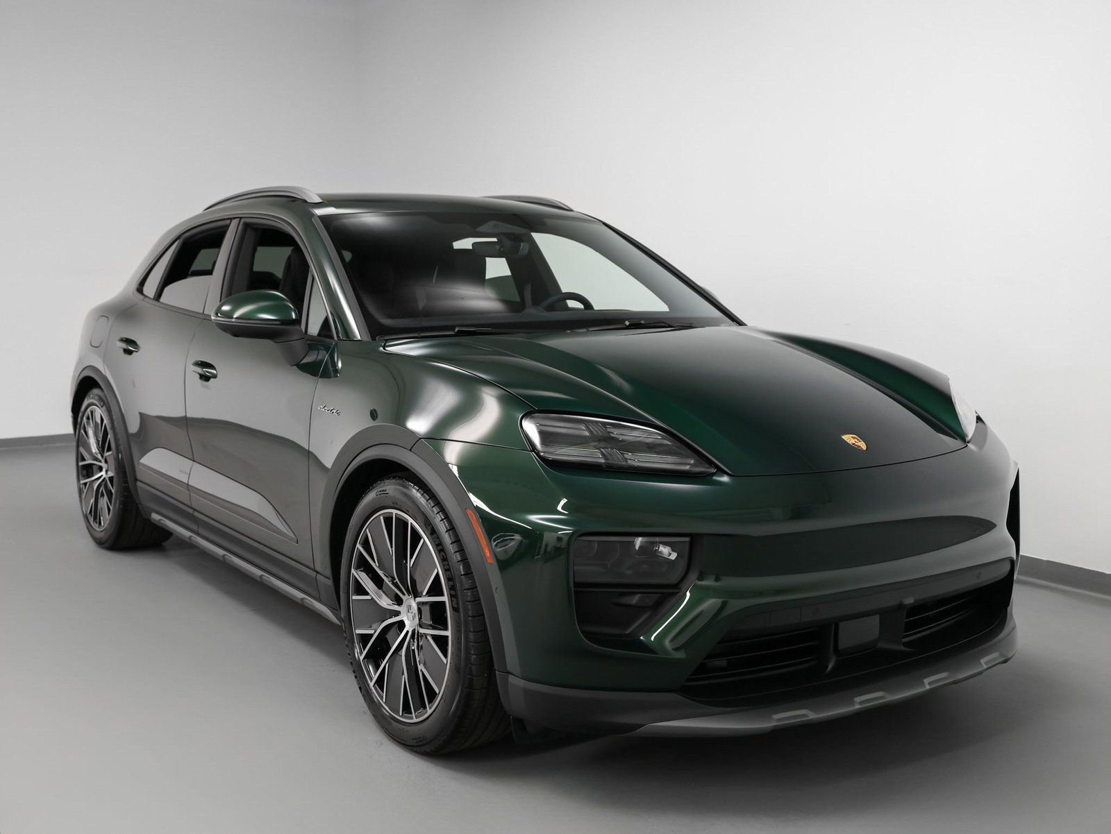 New 2025 Porsche Macan 4 Electric image 10