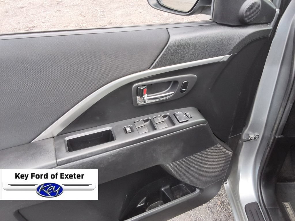 Used 2013 MAZDA MAZDA5 Sport FWD image 17