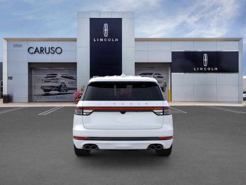 New 2026 Lincoln Aviator AWD w/ Jet Appearance Package image 5