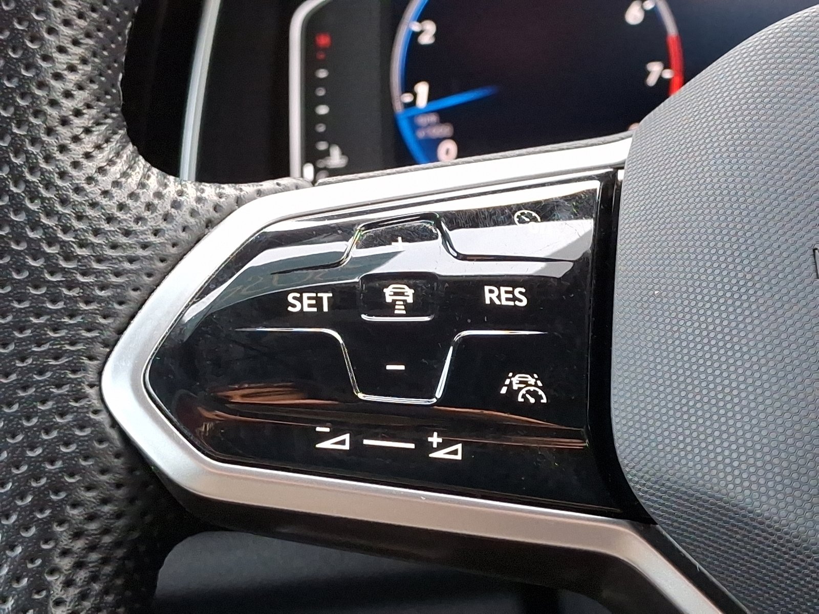 Certified 2024 Volkswagen Jetta GLI 40th Anniversary Edition image 22