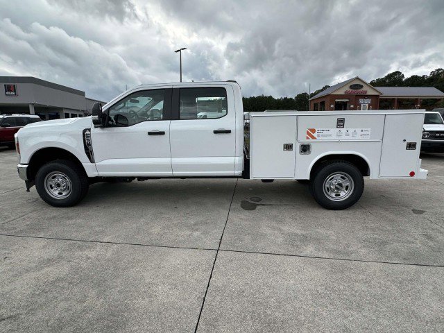 New 2026 Ford F250 XL w/ XL Chrome Package AWD/4WD image 4