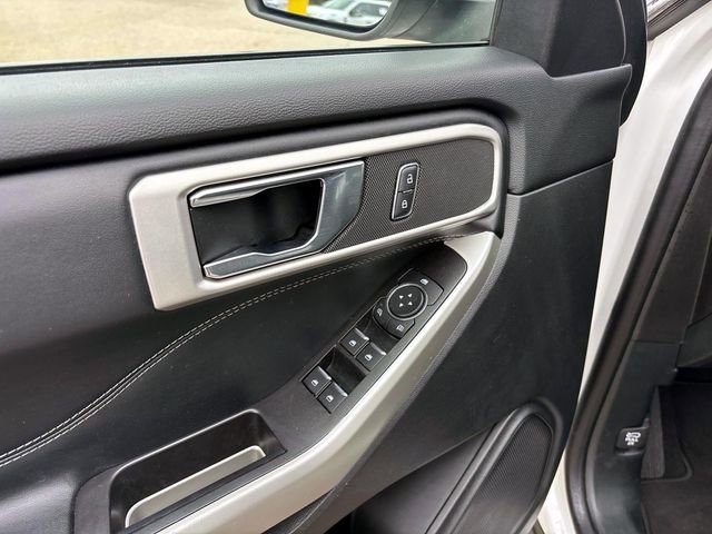Used 2020 Ford Explorer XLT w/ Equipment Group 202A AWD/4WD image 11