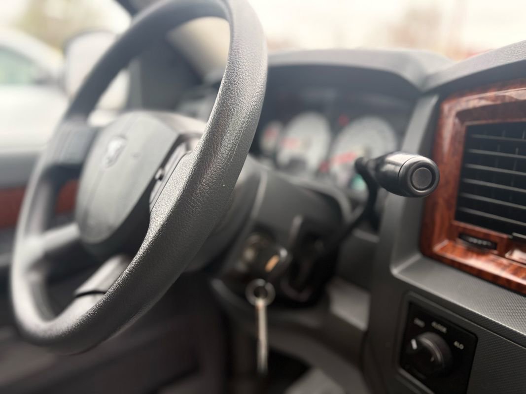 Used 2006 Dodge Ram 1500 Truck SLT image 31