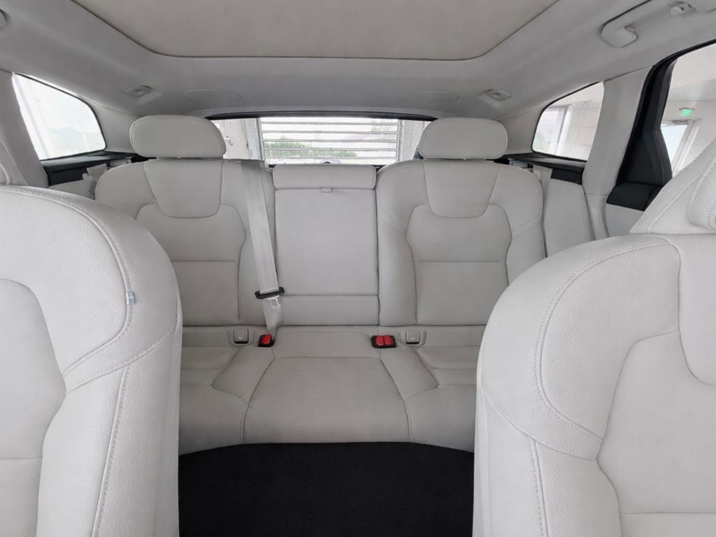 Certified 2023 Volvo XC60 B5 Plus w/ Climate Package AWD/4WD image 14