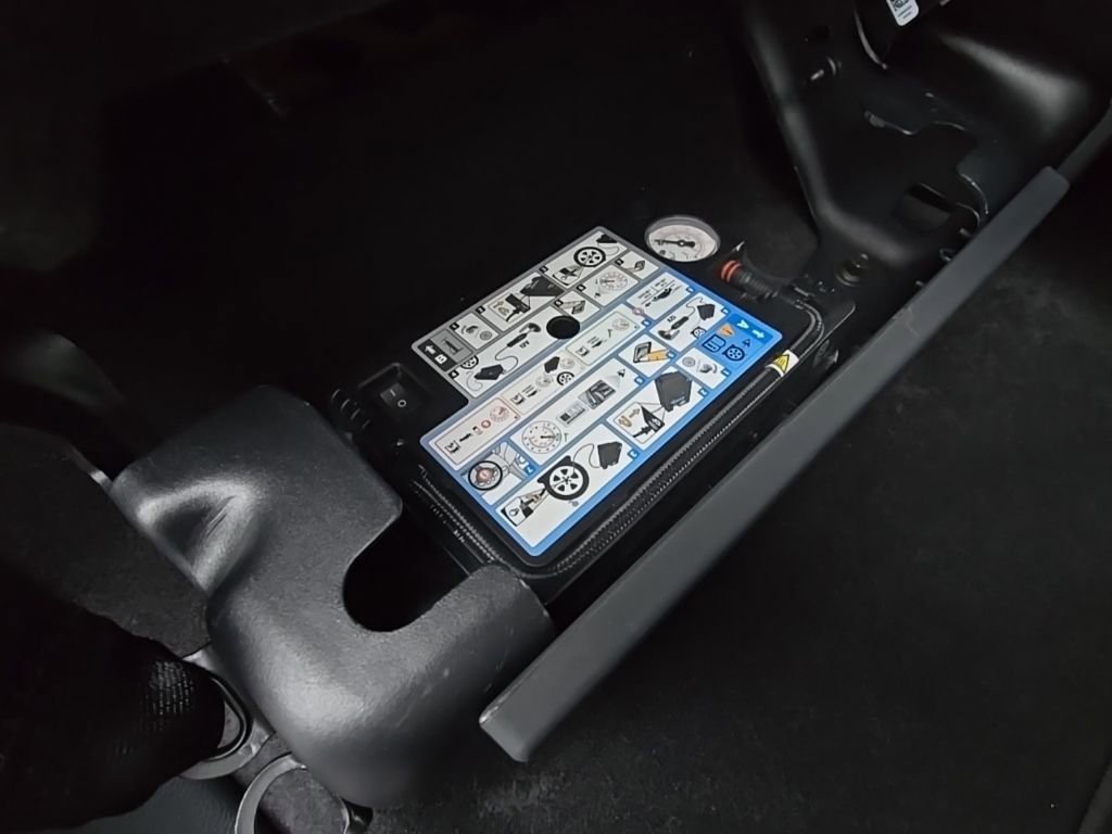 New 2025 Ford F150 Lightning Flash AWD/4WD image 49