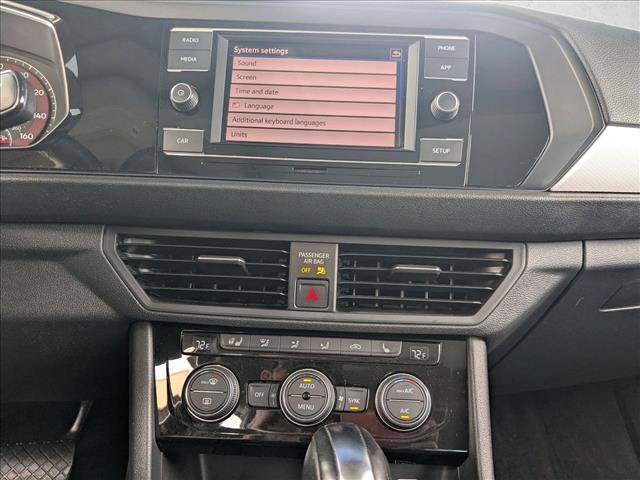 Used 2019 Volkswagen Jetta SE w/ Cold Weather Package image 14