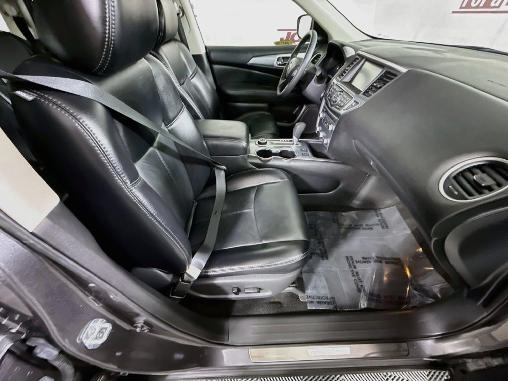 Used 2018 Nissan Pathfinder SL w/ Midnight Edition Package AWD/4WD image 32