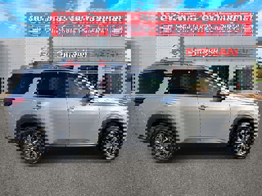 Certified 2023 Nissan Pathfinder SL w/ Lighting Package (N92) image 4