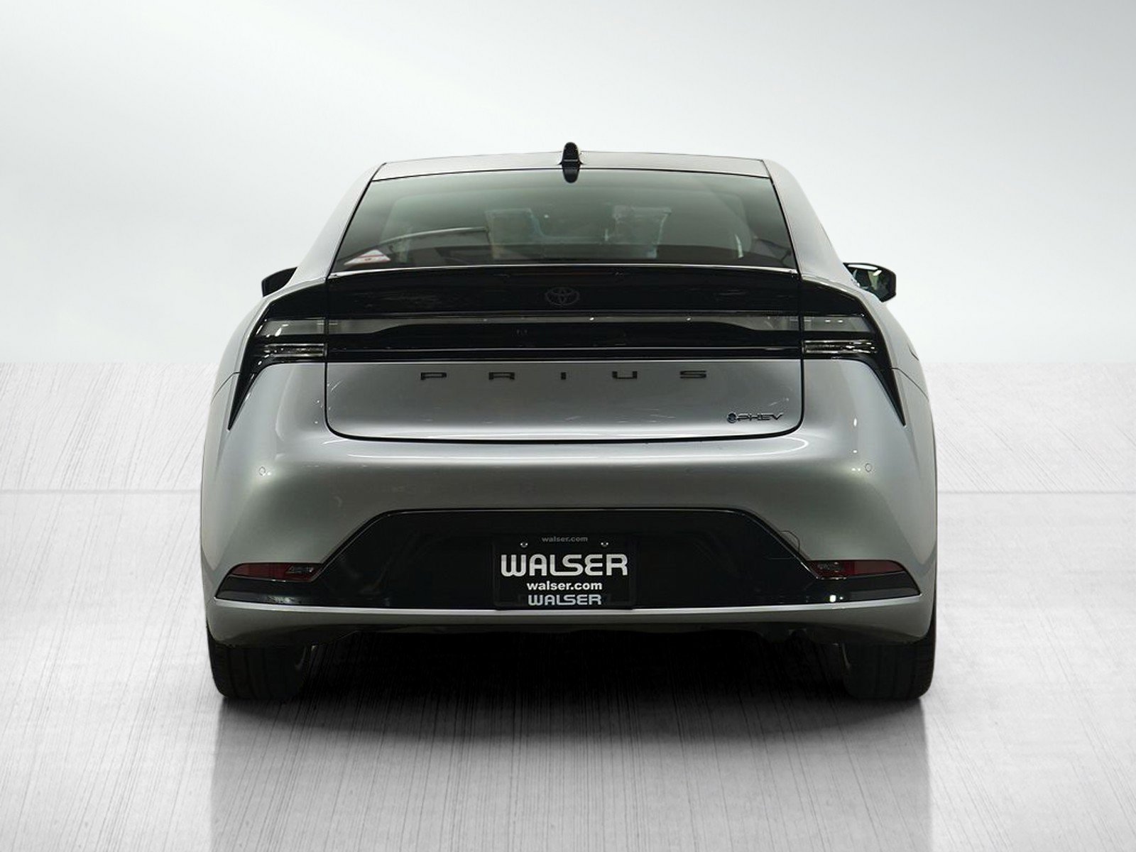 Used 2025 Toyota Prius Plug-In Hybrid image 6