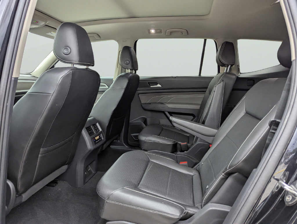 Certified 2023 Volkswagen Atlas SE w/ Panoramic Sunroof Package AWD/4WD image 16
