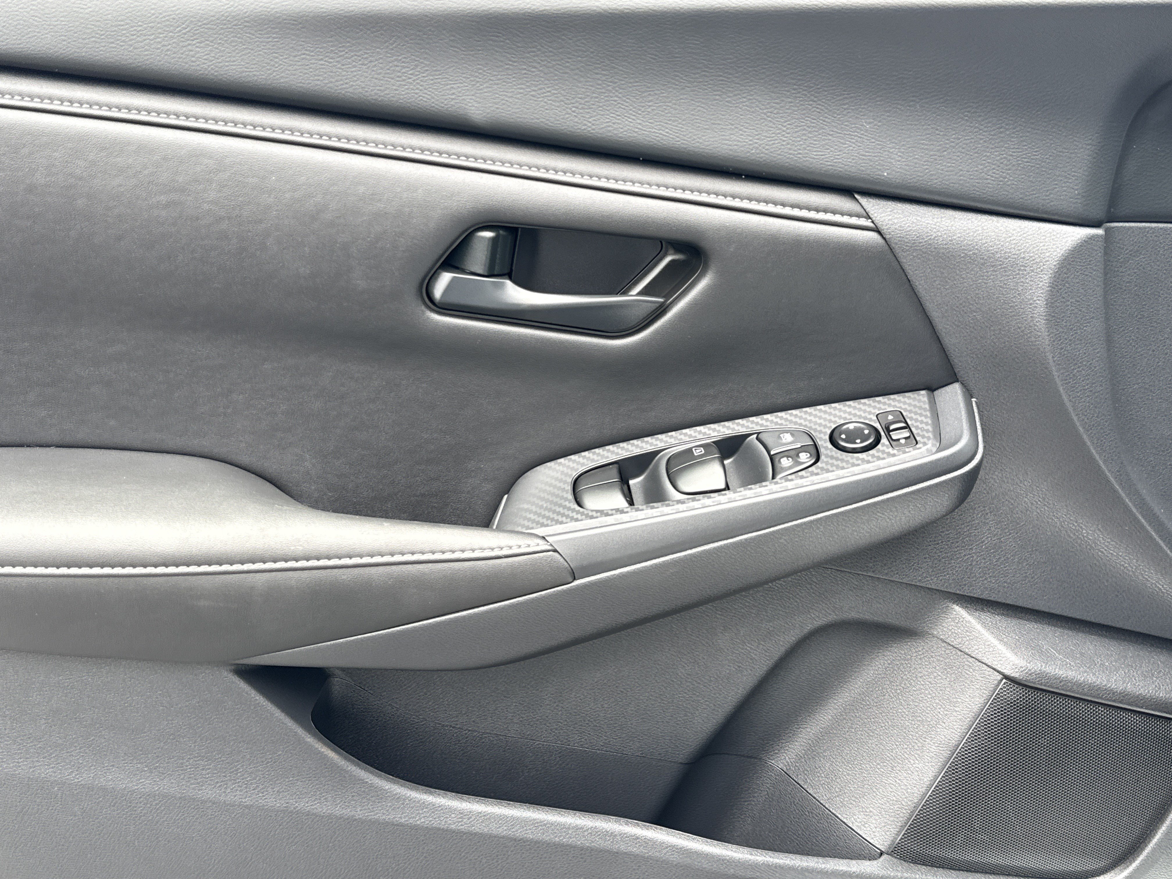 Used 2025 Nissan Sentra S FWD image 14