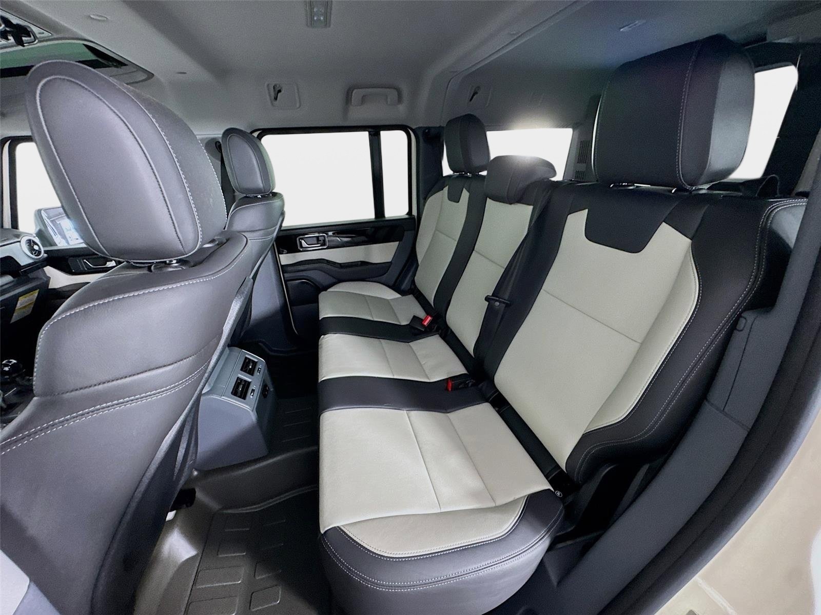Used 2025 INEOS Grenadier AWD/4WD image 21