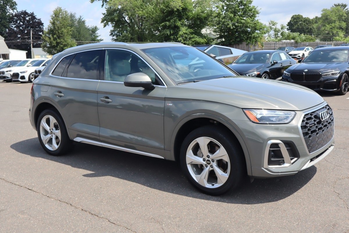 Used 2023 Audi Q5 2.0T Premium Plus w/ Premium Plus Package AWD/4WD image 4