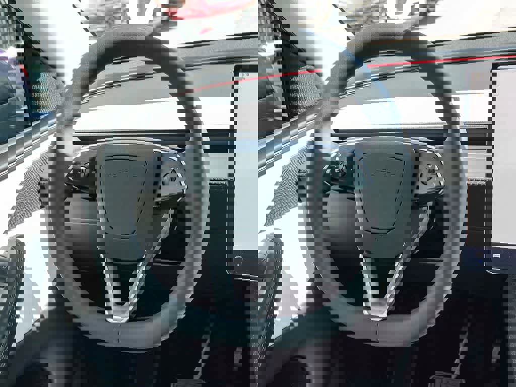 Used 2026 Tesla Model Y 2WD image 13