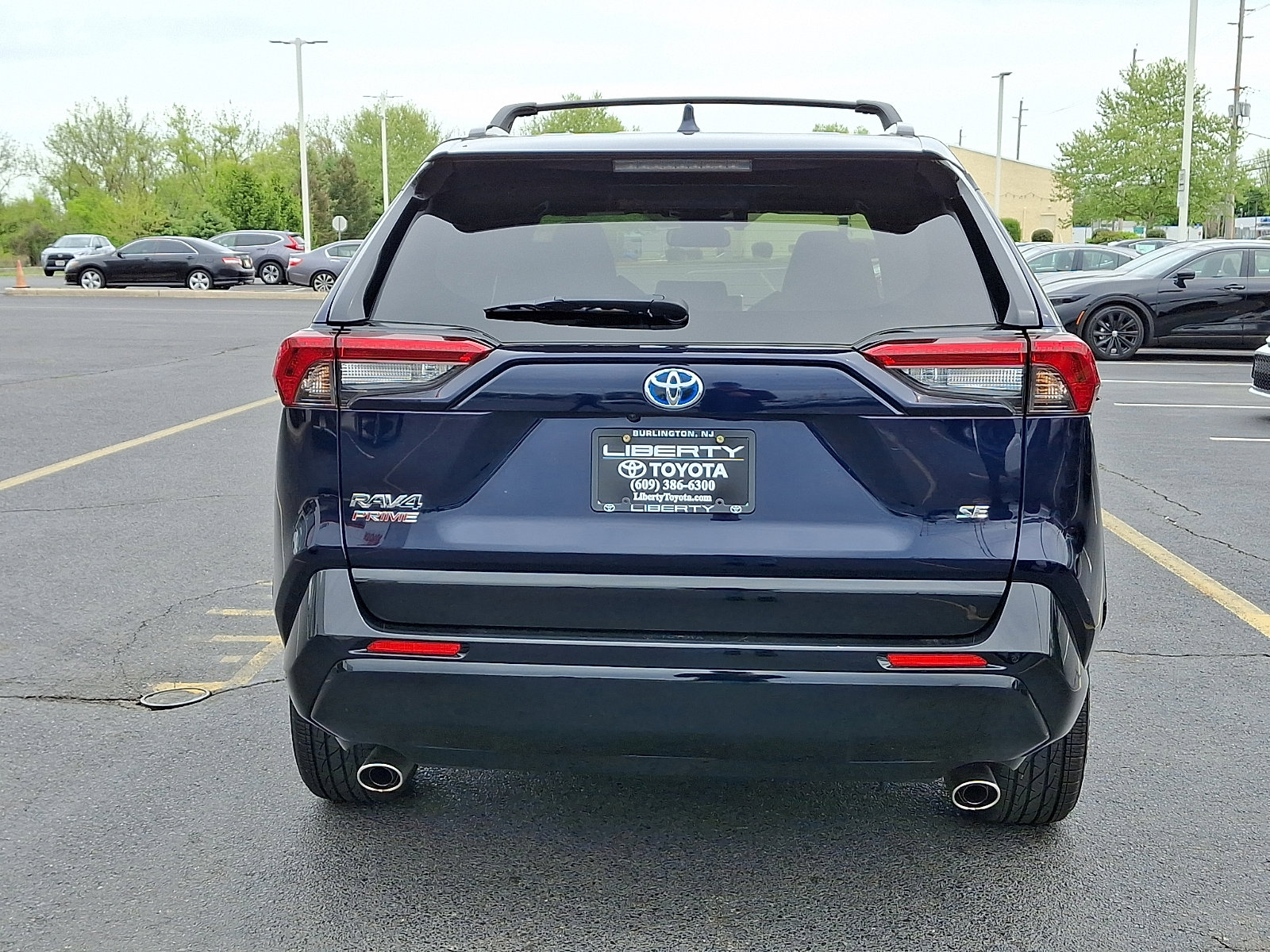 Used 2023 Toyota RAV4 SE w/ Weather & Moonroof Package AWD/4WD image 5