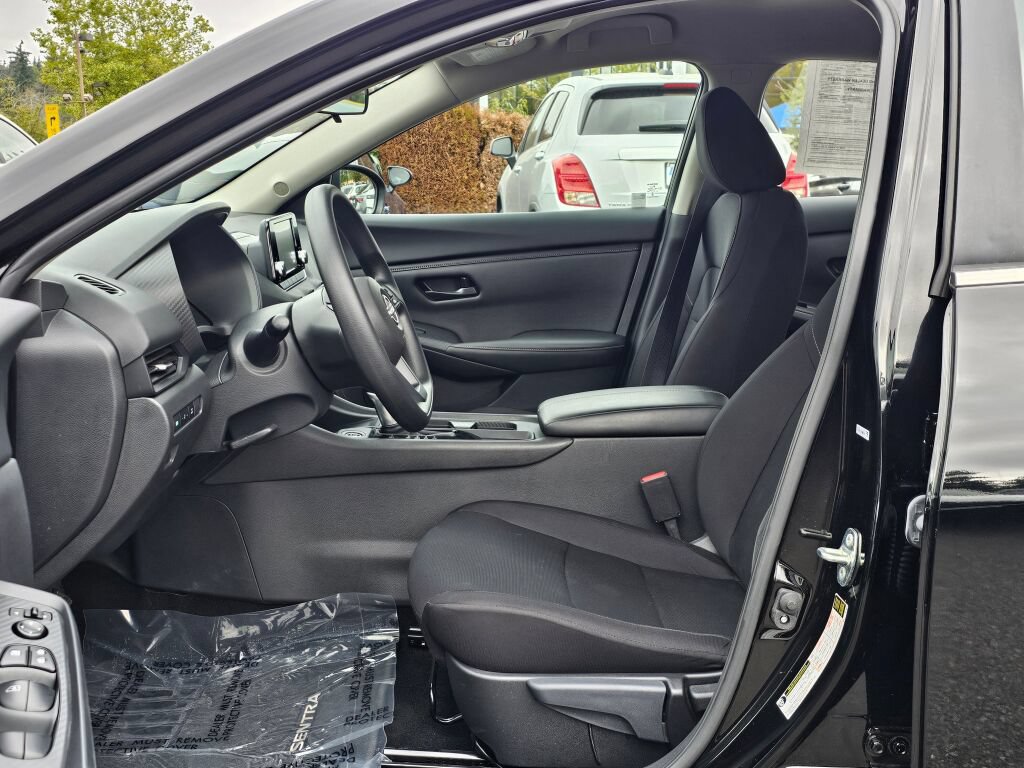 Used 2025 Nissan Sentra S FWD image 24