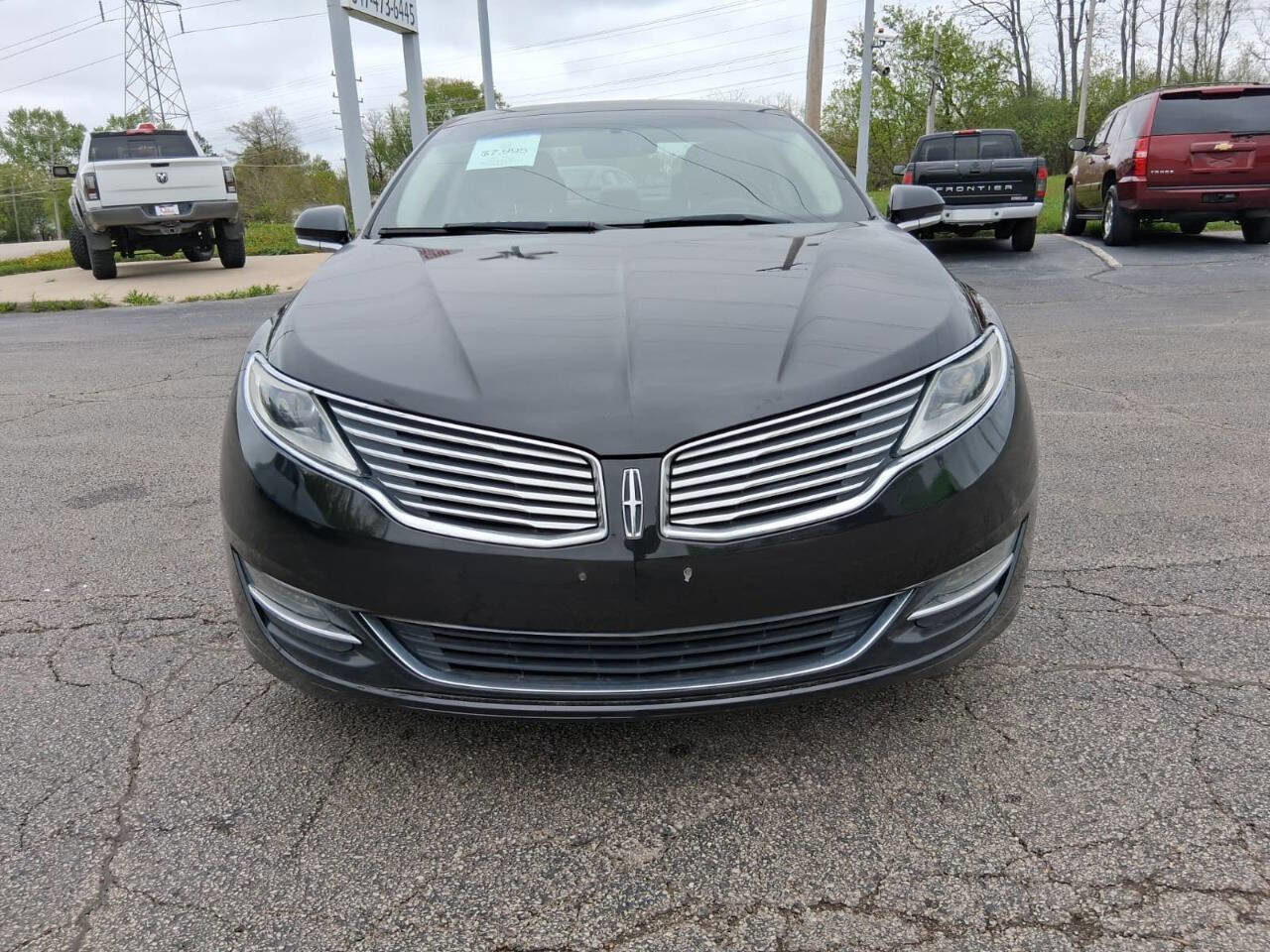Used 2013 Lincoln MKZ FWD image 2