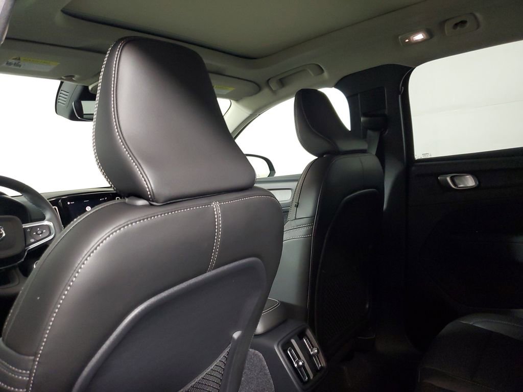 New 2026 Volvo XC40 B5 Core image 14