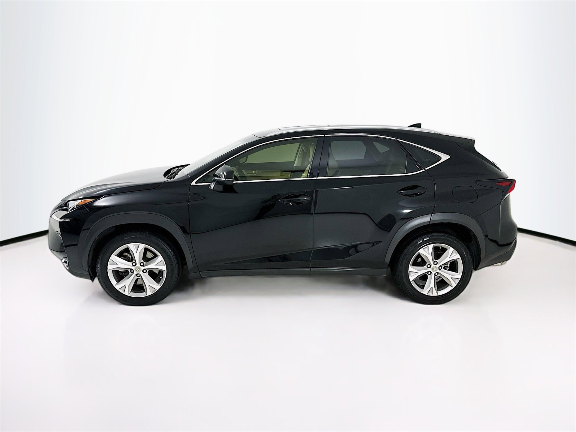 Used 2017 Lexus NX 200t FWD image 5