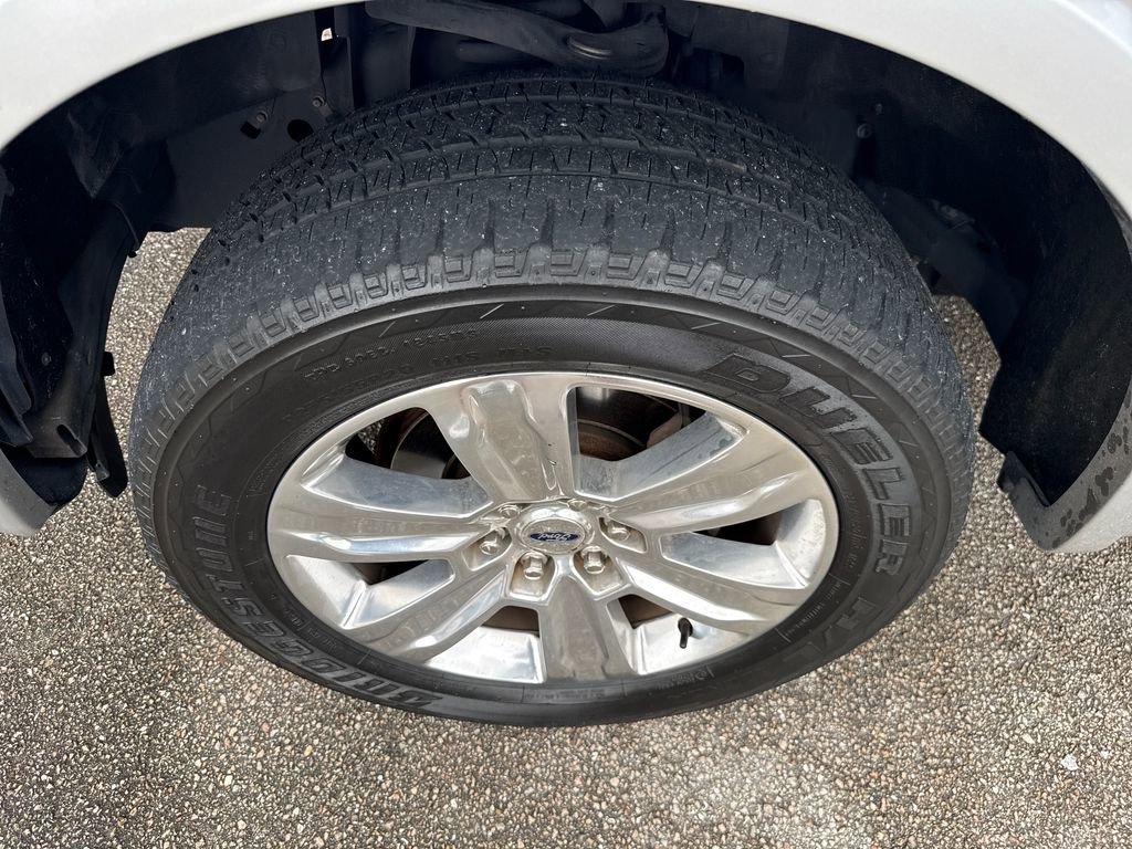 Used 2016 Ford F150 Platinum w/ Equipment Group 701A Luxury image 12