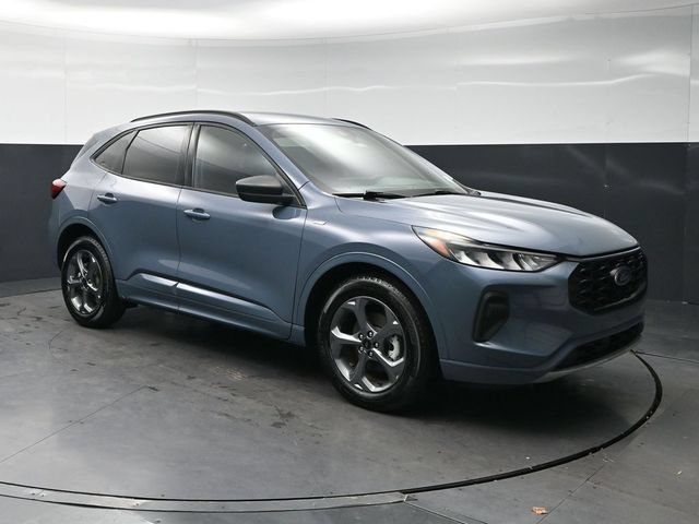 Used 2023 Ford Escape ST-Line w/ Equipment Group 301A FWD image 3