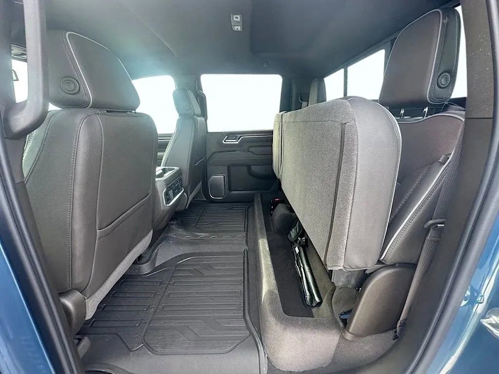 New 2026 GMC Sierra 3500 Denali w/ LPO, Black Badging Package image 19