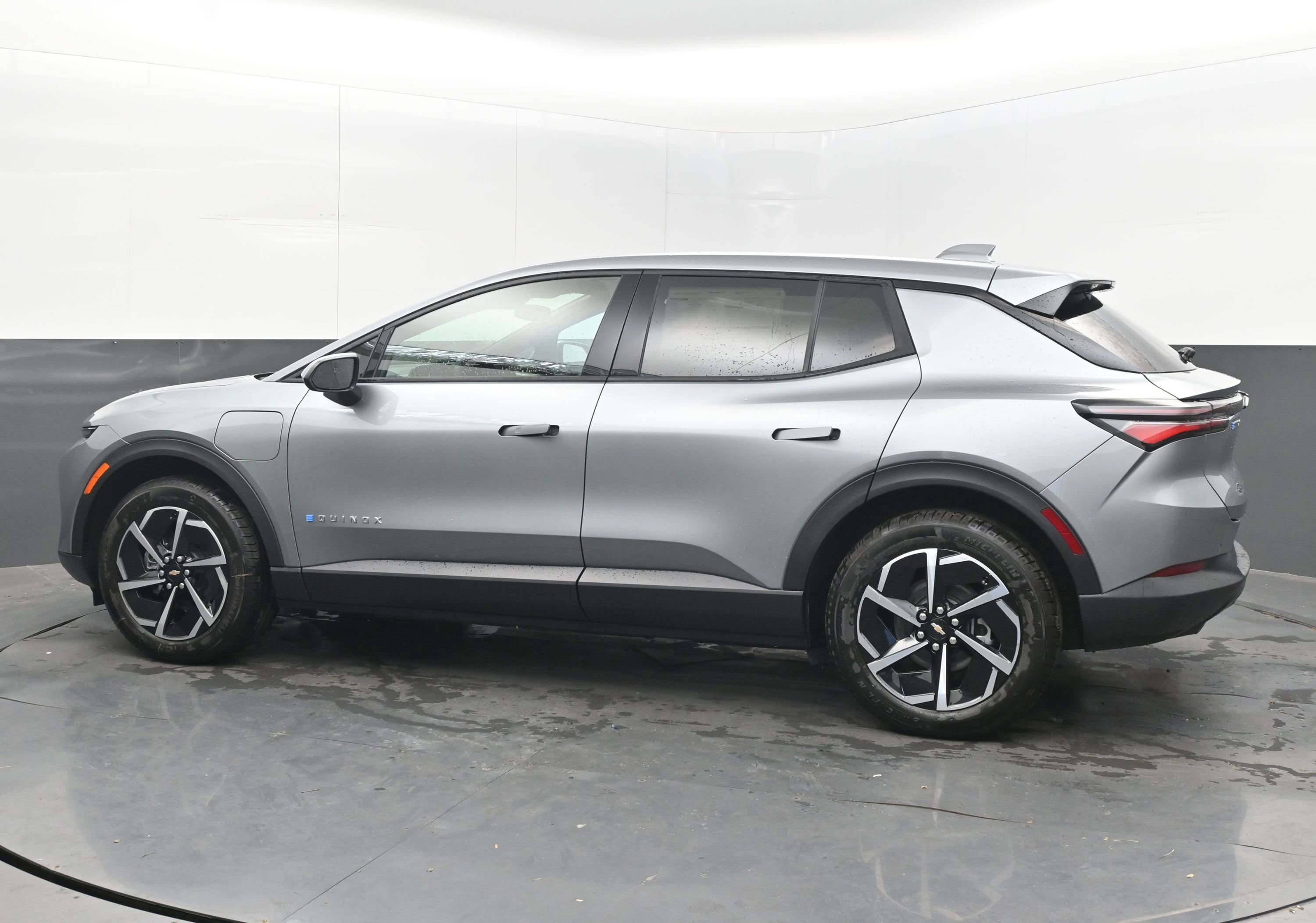 New 2026 Chevrolet Equinox EV LT image 7