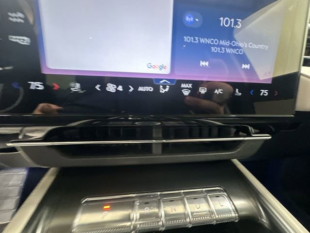 Used 2024 Lincoln Nautilus Reserve image 17