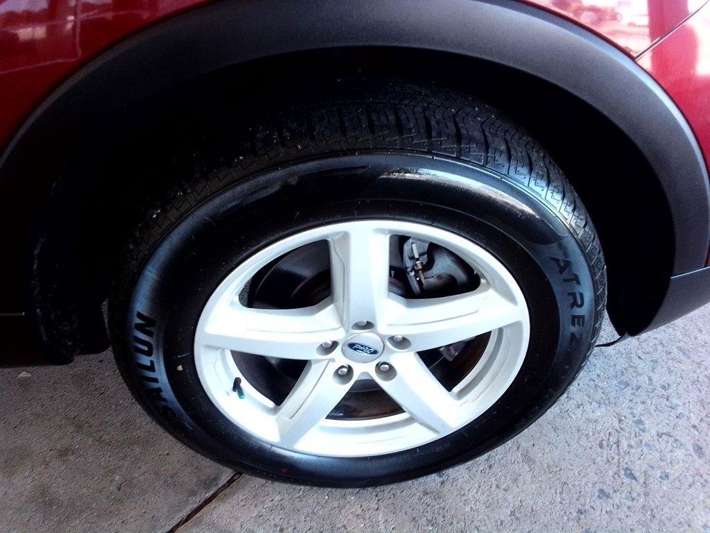 Used 2016 Ford Explorer XLT w/ Equipment Group 202A AWD/4WD image 28