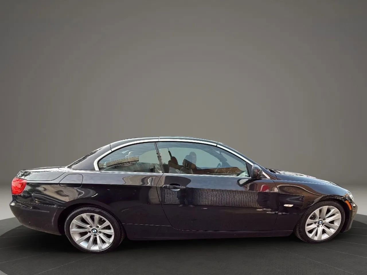 Used 2013 BMW 328i Convertible image 4