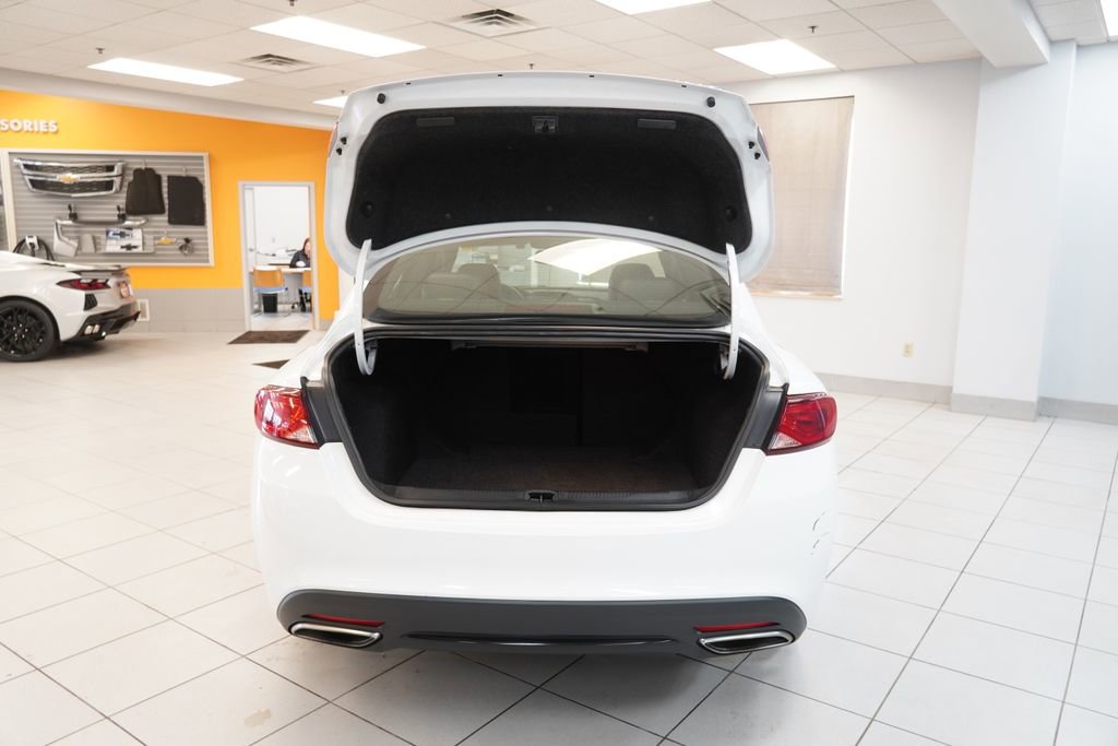 Used 2015 Chrysler 200 S w/ Comfort Group image 9