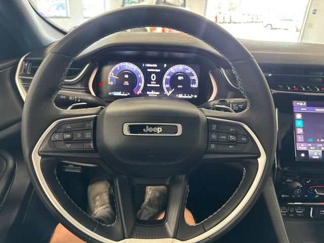 Used 2023 Jeep Grand Cherokee Altitude AWD/4WD image 32