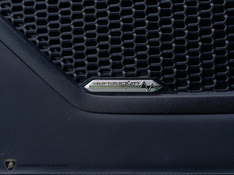 Used 2022 Lamborghini Huracan EVO RWD image 24