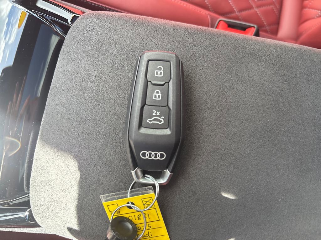 Used 2025 Audi SQ6 e-tron Prestige AWD/4WD image 24