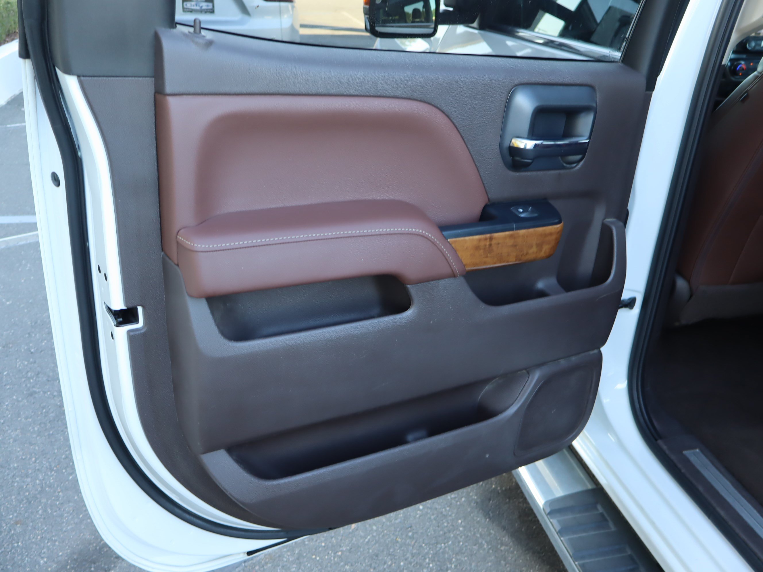 Used 2019 Chevrolet Silverado 2500 High Country w/ Duramax Plus Package AWD/4WD image 34