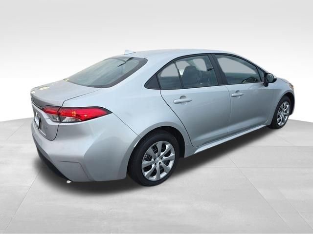 Used 2026 Toyota Corolla LE FWD image 7