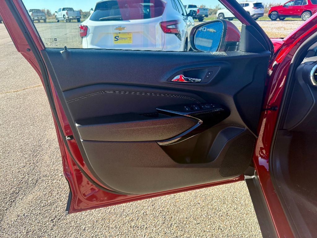 New 2026 Chevrolet Trax LT image 9