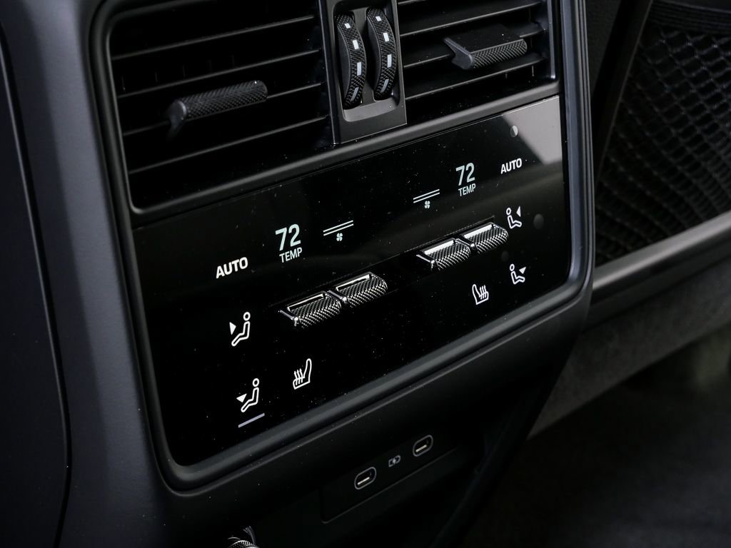 New 2026 Porsche Cayenne GTS image 22