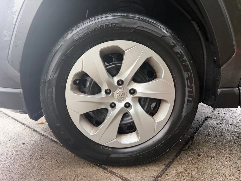 Used 2020 Toyota RAV4 LE w/ All Weather Liner Package AWD/4WD image 10
