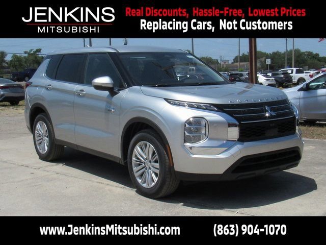 New 2025 Mitsubishi Outlander ES