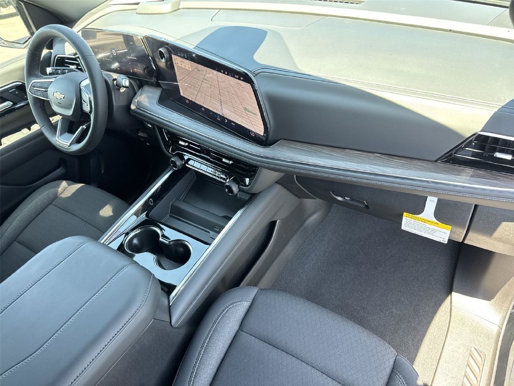 New 2026 Chevrolet Suburban LS RWD image 34