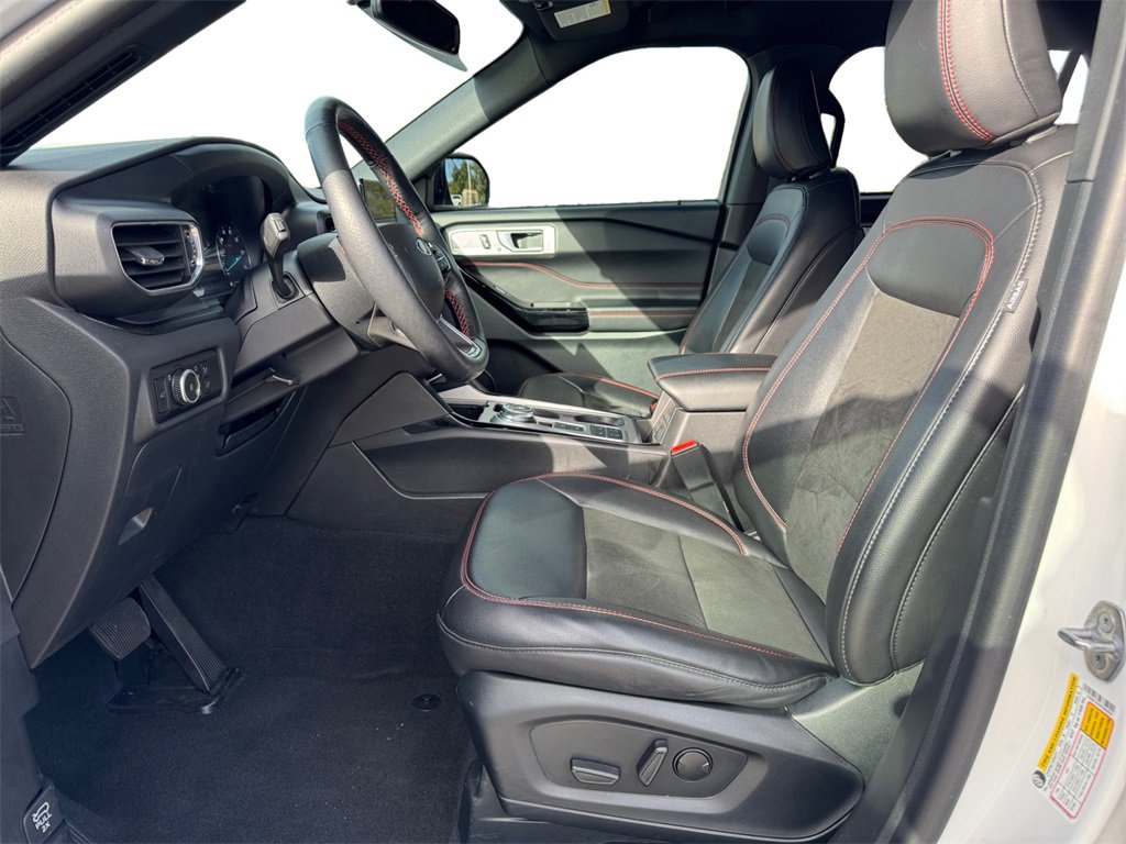 Used 2023 Ford Explorer ST-Line w/ Class IV Trailer Tow Package image 9