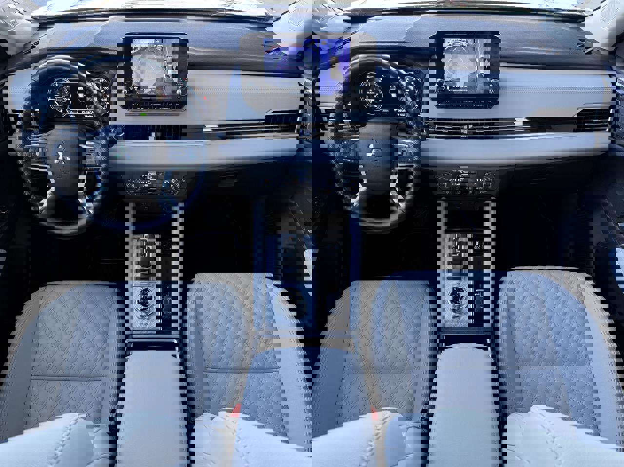 Used 2024 Mitsubishi Outlander SEL image 25