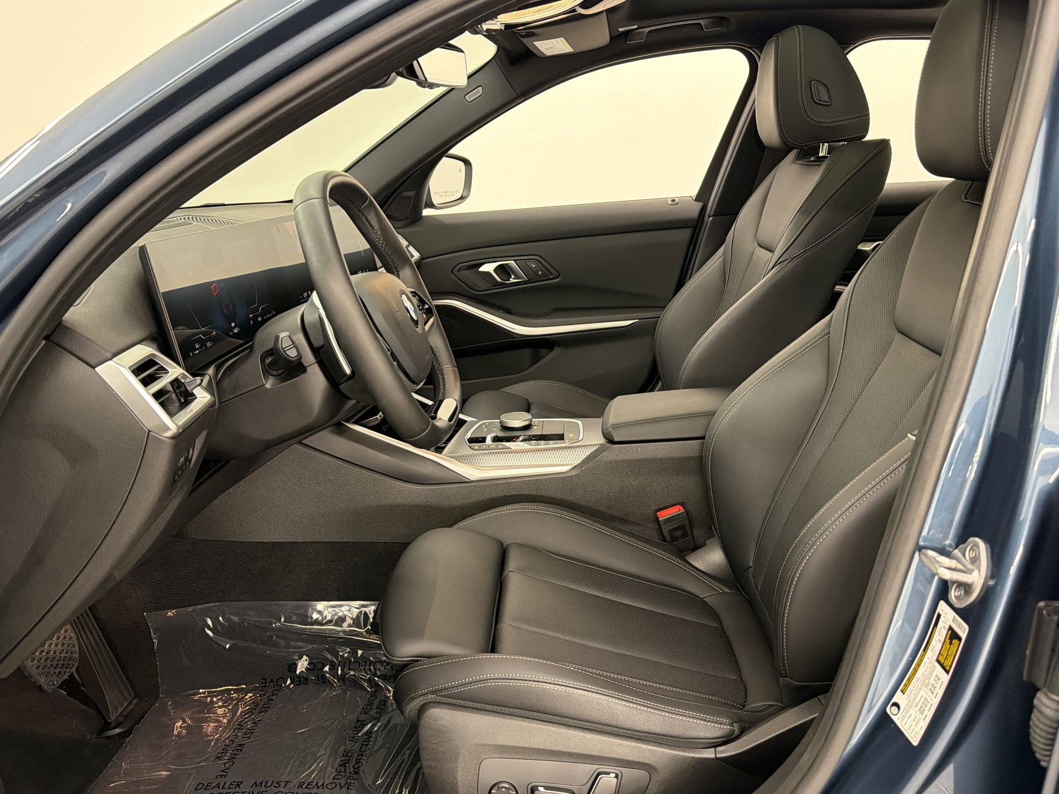 Certified 2025 BMW 330i Sedan RWD image 28