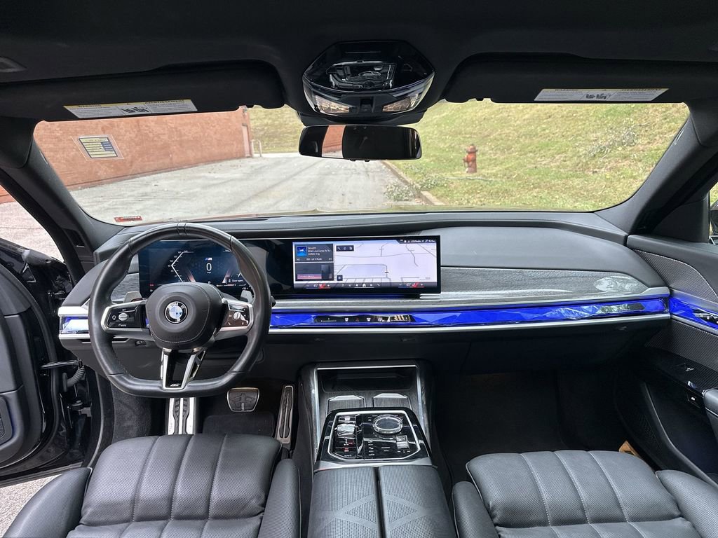Used 2024 BMW 740i xDrive image 27