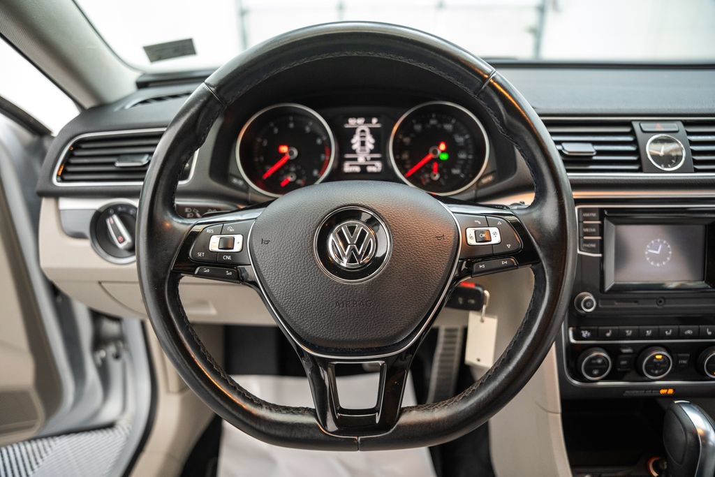 Used 2016 Volkswagen Passat 1.8T R-Line w/ R-Line Lighting Package FWD image 29