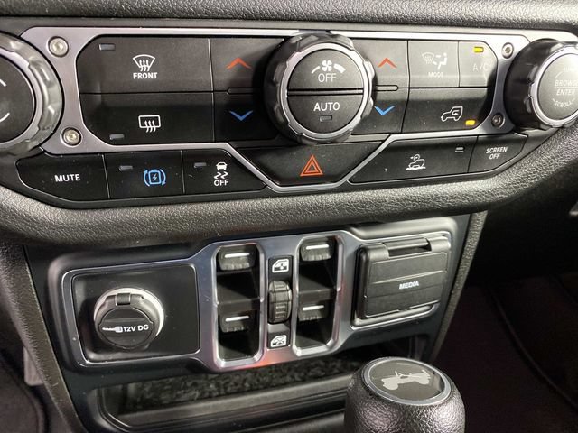 Used 2024 Jeep Wrangler Unlimited AWD/4WD image 23