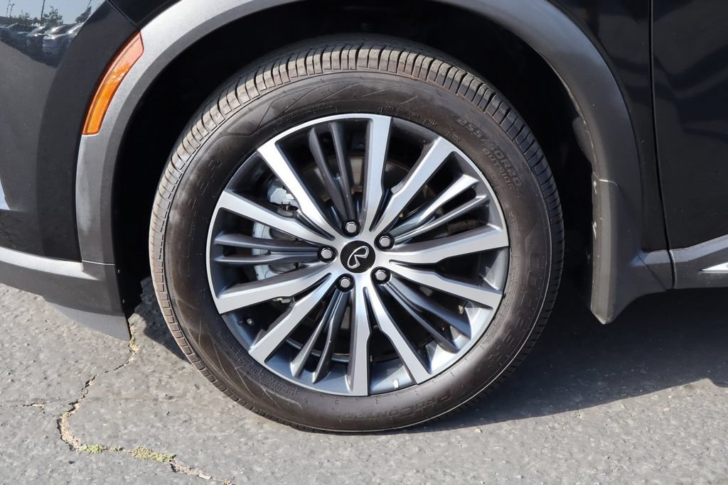 Used 2023 INFINITI QX60 Sensory AWD/4WD image 14