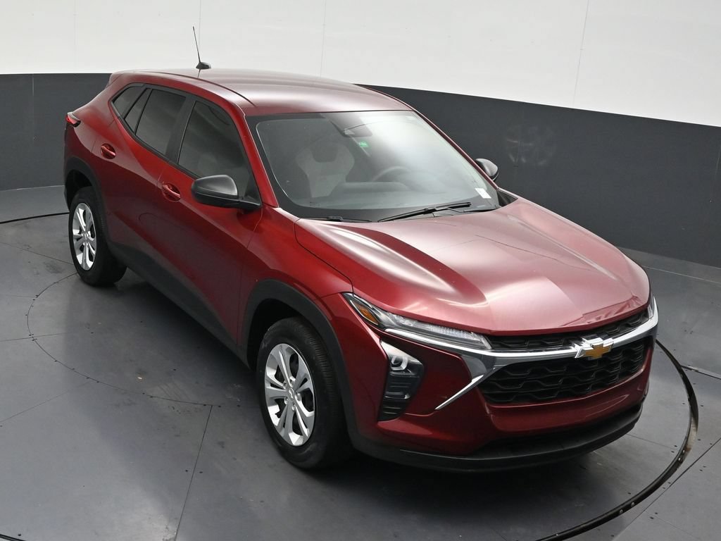 Used 2024 Chevrolet Trax LS FWD image 21