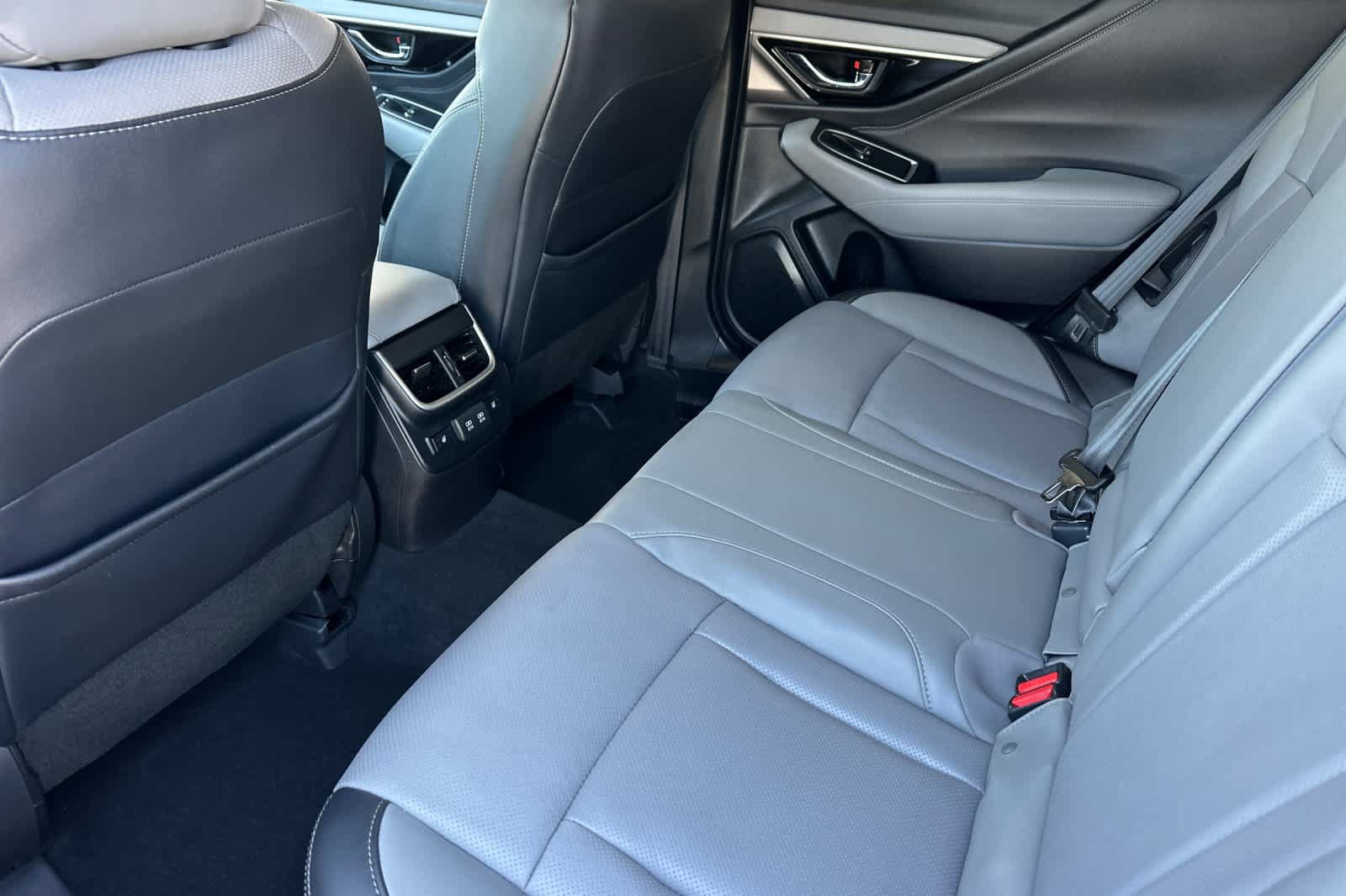 Used 2022 Subaru Outback Limited AWD/4WD image 11